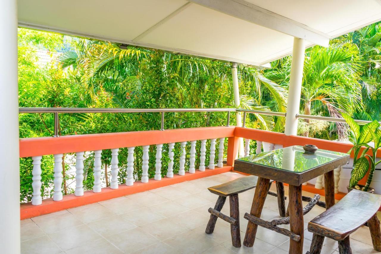 Chez Charly Bungalow Nai Yang Beach Buitenkant foto